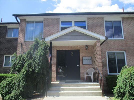 Exterior, Facade, Brick Facade, Rowhouse