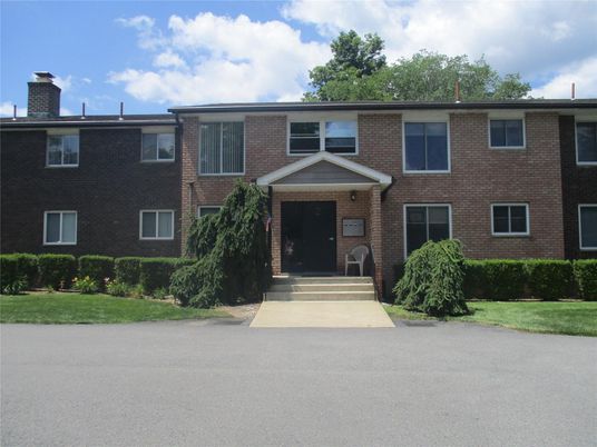 Exterior, Facade, Brick Facade, Georgian