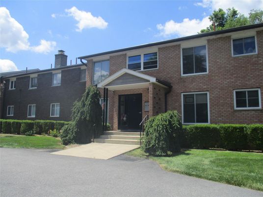 Exterior, Facade, Brick Facade, Georgian