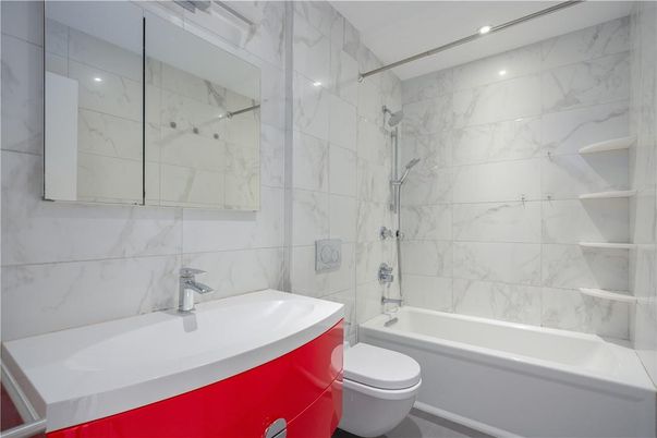 Bathroom, Interior, Marble Walls, Recessed Lighting