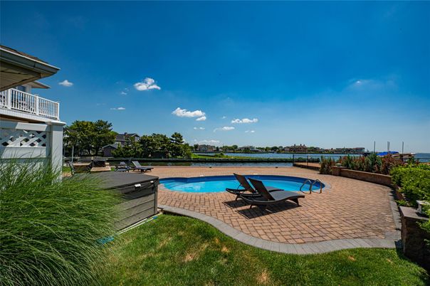 Exterior, Pool, Water