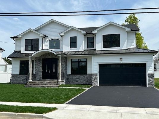 Attached, Exterior, Facade, Farmhouse
