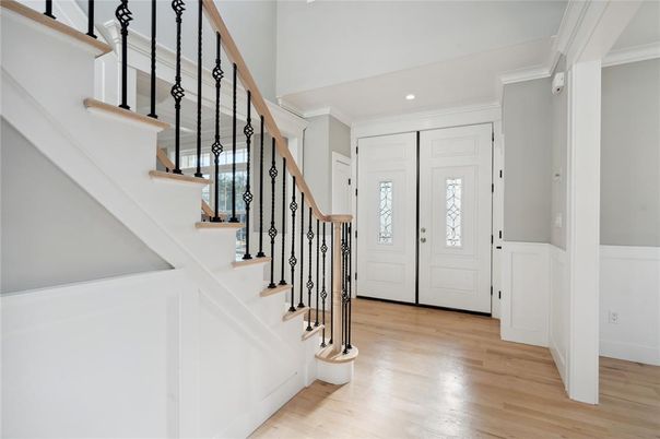 Interior, Recessed Lighting, Wood Texture Flooring
