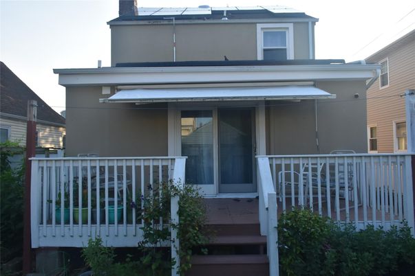 Exterior, Facade, None