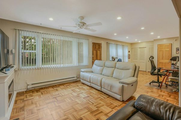 Home Office, Interior, Living room, Recessed Lighting, Wood Texture Flooring