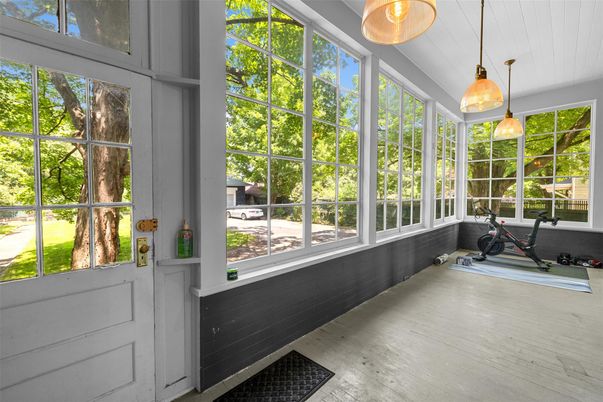 Interior, Pendant Lights, Sun Room, Wood Texture Flooring