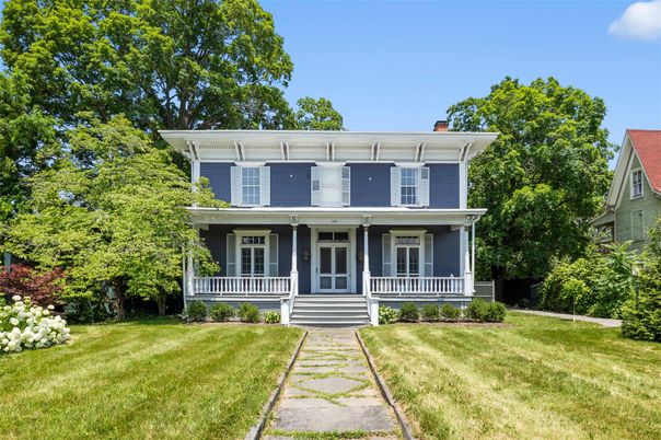 Backyard, Exterior, Facade, American Foursquare