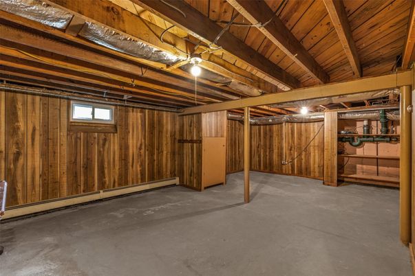 Empty room, Interior, Wooden Beams, Wooden Ceilings, Wooden Walls