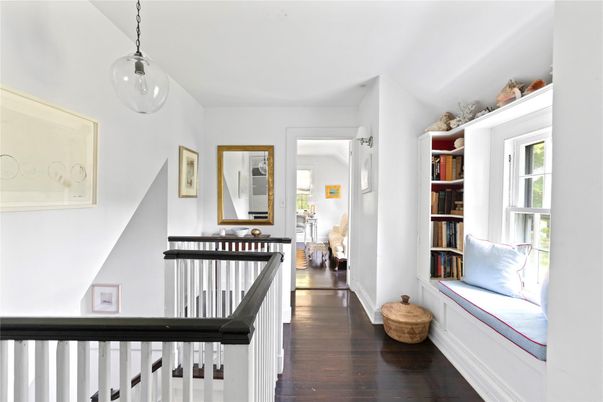 Interior, Pendant Lights, Wood Texture Flooring
