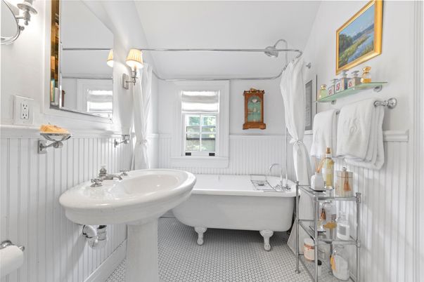 Bathroom, Free Standing Baths, Interior