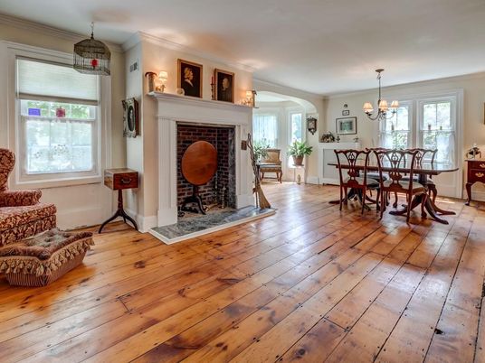 Chandelier, Dining room, Fireplace, Interior, Wood Texture Flooring