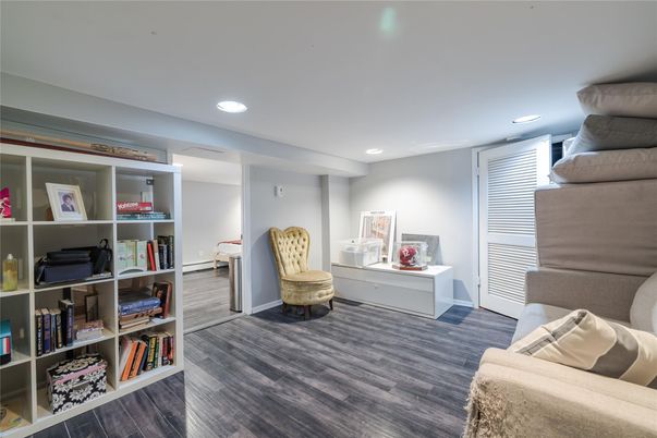 Interior, Recessed Lighting, Wood Texture Flooring