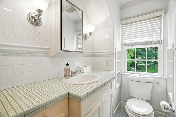 Bathroom, Interior, Tile Countertops