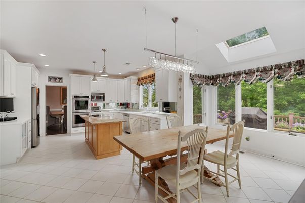 Chandelier, Dining room, Interior, Kitchen, Pendant Lights, Recessed Lighting, Stainless Steel Appliances