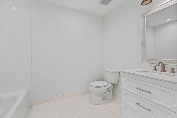 Bathroom, Interior, Recessed Lighting
