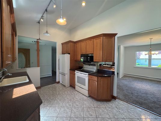 Interior, Kitchen, Pendant Lights, Recessed Lighting, Water