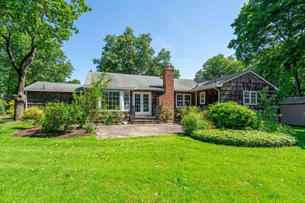 Backyard, Exterior, Facade, Ranch