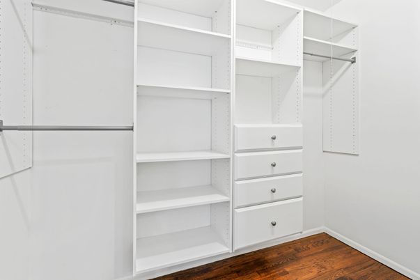 Interior, Walk-in Closets, Wood Texture Flooring