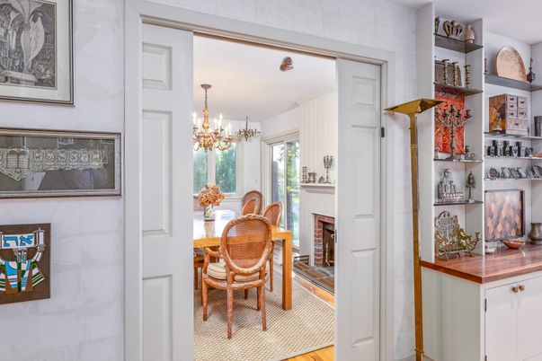 Chandelier, Dining room, Fireplace, Interior, Wood Texture Flooring