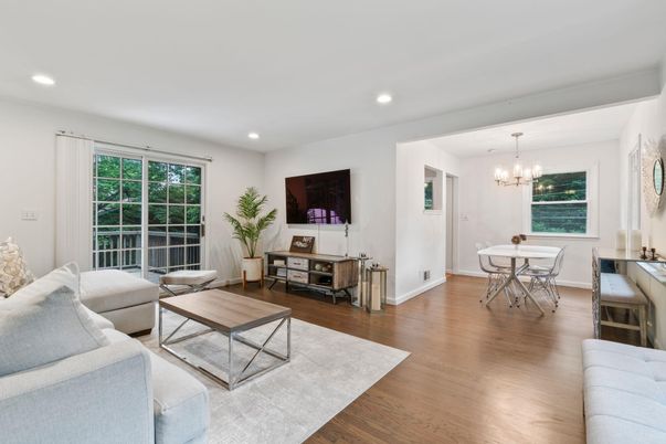 Chandelier, Dining room, Interior, Living room, Recessed Lighting, Wood Texture Flooring