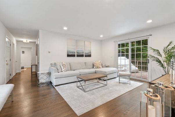 Interior, Living room, Recessed Lighting, Wood Texture Flooring