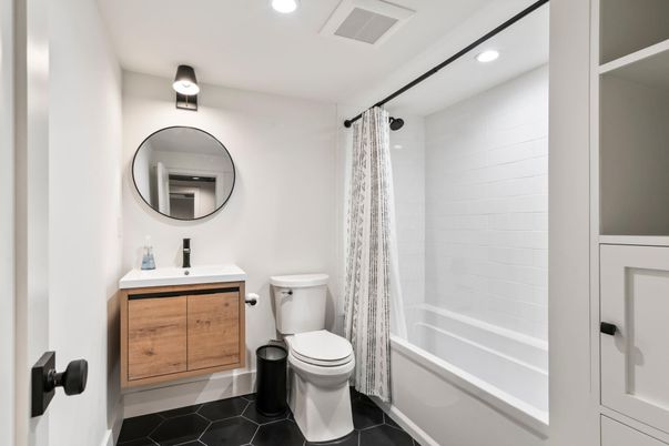 Bathroom, Interior, Recessed Lighting