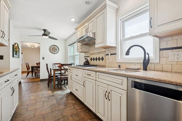 Dining room, Interior, Kitchen, Recessed Lighting