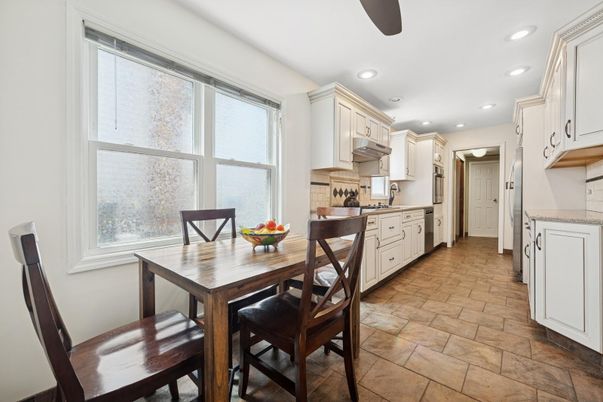 Dining room, Interior, Kitchen, Recessed Lighting