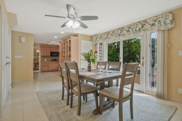 Dining room, Interior, Kitchen, Recessed Lighting