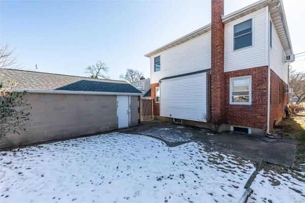 Detached Garage, Exterior