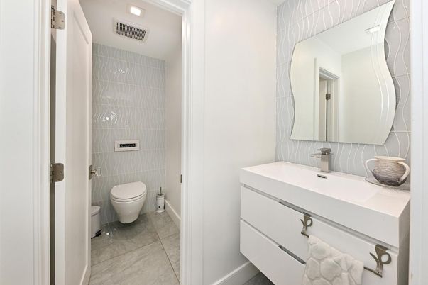 Bathroom, Interior, Recessed Lighting