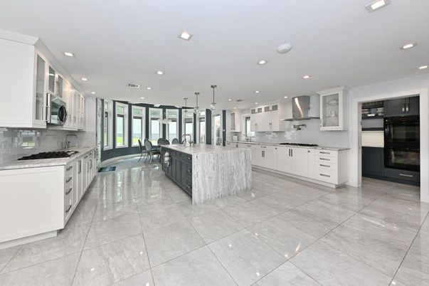 Dining room, Interior, Kitchen, Pendant Lights, Recessed Lighting, Stainless Steel Appliances