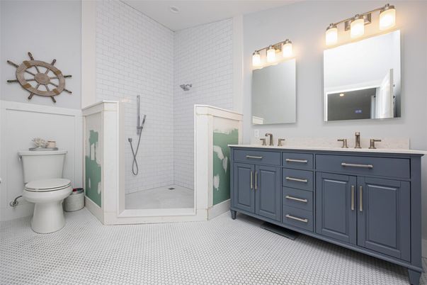 Bathroom, Dual Sink Vanities, Interior