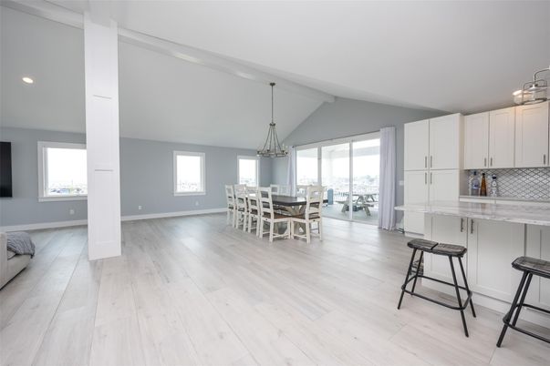 Chandelier, Dining room, Interior, Kitchen, Pendant Lights, Recessed Lighting, Wood Texture Flooring