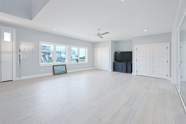 Empty room, Interior, Recessed Lighting, Wood Texture Flooring