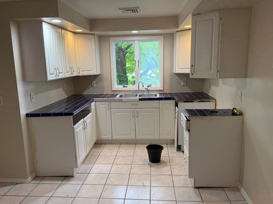 Interior, Kitchen, Recessed Lighting, Tile Countertops