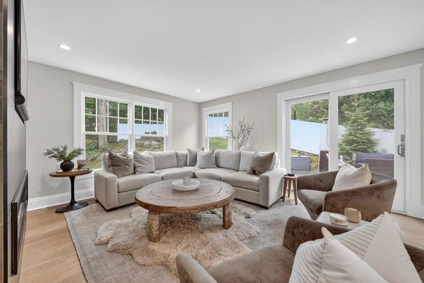 Interior, Living room, Recessed Lighting, Wood Texture Flooring