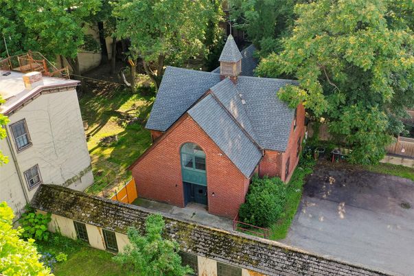 Exterior, Drone