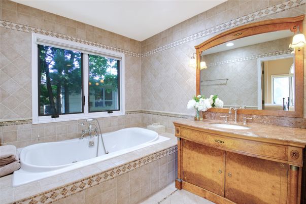 Bathroom, Interior, Recessed Lighting