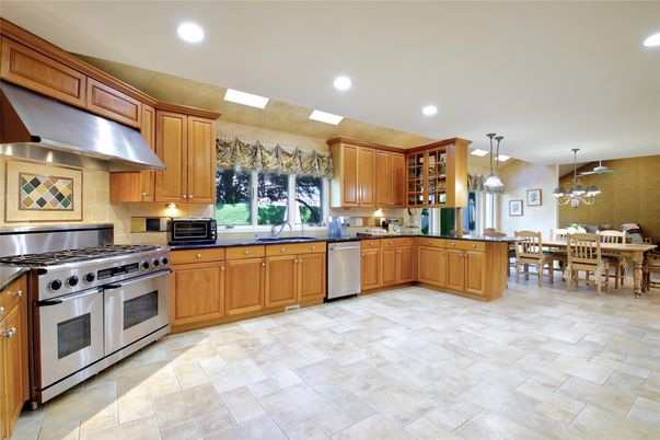 Dining room, Interior, Kitchen, Pendant Lights, Recessed Lighting, Stainless Steel Appliances