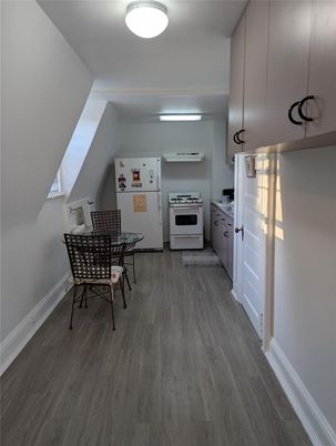 Dining room, Interior, Kitchen, Stainless Steel Appliances, Wood Texture Flooring