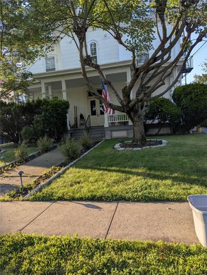 Backyard, Exterior, Facade, American Foursquare