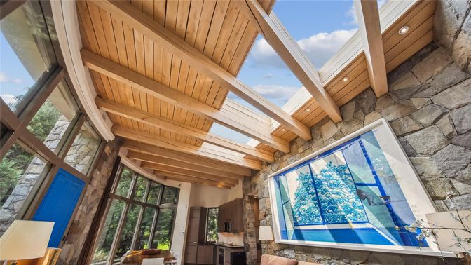 Exterior, Wooden Beams