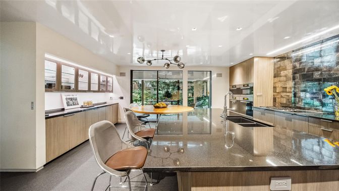 Dining room, Interior, Kitchen, Pendant Lights, Recessed Lighting, Stainless Steel Appliances