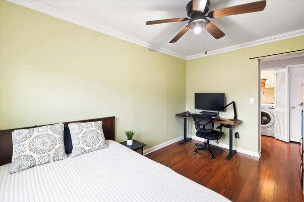 Bedroom, Interior, Washer, Wood Texture Flooring