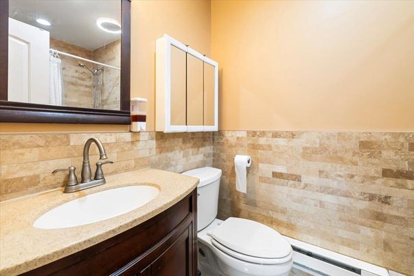 Bathroom, Interior, Recessed Lighting