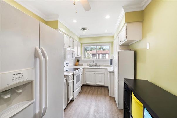 Interior, Kitchen, Recessed Lighting, Wood Texture Flooring