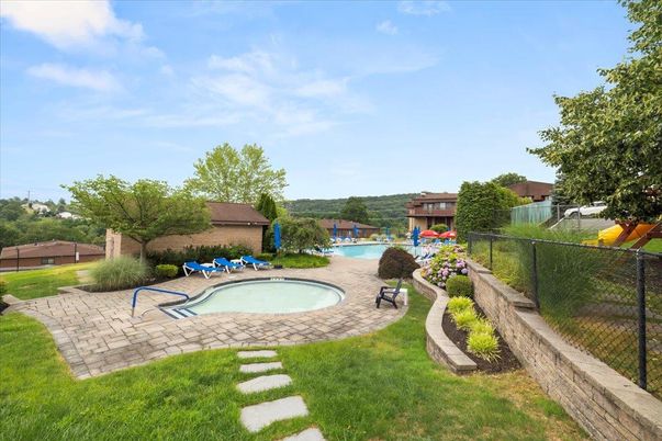 Exterior, Playground, Pool