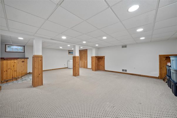 Empty room, Interior, Recessed Lighting