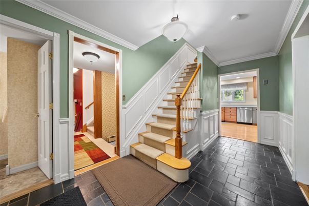 Interior, Stainless Steel Appliances